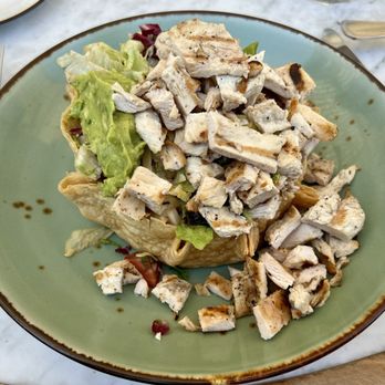 Porta Via Calabasas - Chicken tostada salad - New American Near Me - Calabasas, California Porta Via Calabasas - Chicken tostada salad - New American Near Me - Calabasas, California