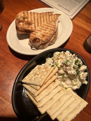 The Honor Bar by null