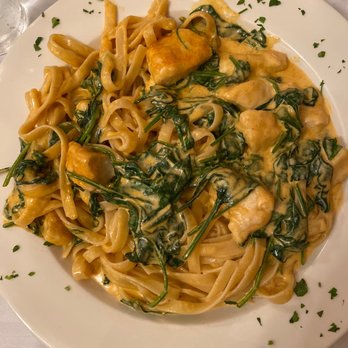 Michael's Trattoria - Chicken & Spinach Alfredo - Italian Near Me - Wallingford, Connecticut