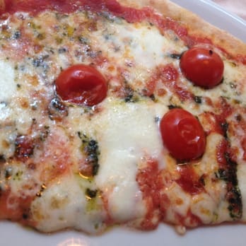 Antico Pozzo - Caprese Pizza - Italian Near Me - Bellagio, AG