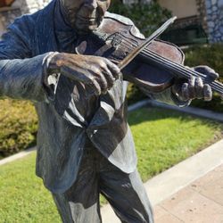 Cerritos Senior Center at Pat Nixon Park