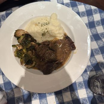 Hotel Griffon - Pot roast with mashed potatoes and brussels sprouts from Perry's restaurants - Hotels Near Me - San Francisco, California Hotel Griffon - Pot roast with mashed potatoes and brussels sprouts from Perry's restaurants - Hotels Near Me - San Francisco, California