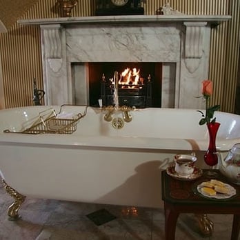 Gingerbread Mansion - Empire Suite - Hotels Near Me - Ferndale, California Gingerbread Mansion - Empire Suite - Hotels Near Me - Ferndale, California