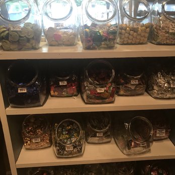 Graham's Chocolate - Candy Stores Near Me - Geneva, Illinois Graham's Chocolate - Candy Stores Near Me - Geneva, Illinois