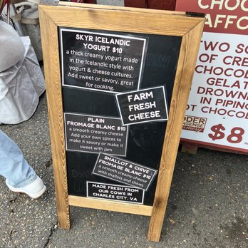 Williamsburg Christmas Market - Public Markets Near Me - Williamsburg, Virginia
