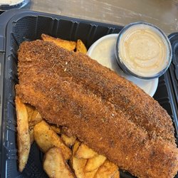 Big Daddy'z BBQ & Grill - Redneck fish and chips (catfish)
