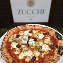 Exterior photo of Zucchi Pizza - Honolulu, Hawaii Exterior photo of Zucchi Pizza - Honolulu, Hawaii