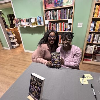 Call And Response Books - Bookstores Near Me - Chicago, Illinois