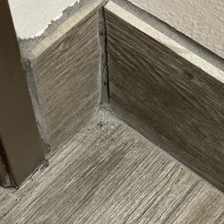 Wingate by Wyndham Liverpool - Dirt in every nook and crevice