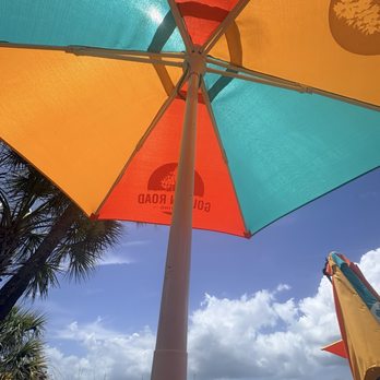 Paradise Grille - Tons of umbrellas for shade every table - Bars Near Me - St Pete Beach, Florida Paradise Grille - Tons of umbrellas for shade every table - Bars Near Me - St Pete Beach, Florida