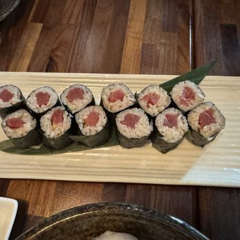 Ichijiku Sushi - Tuna Cut Roll - Sushi Bars Near Me - Houston, Texas Ichijiku Sushi - Tuna Cut Roll - Sushi Bars Near Me - Houston, Texas