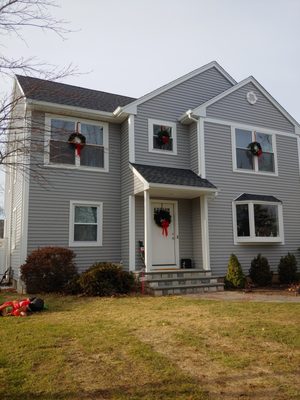 Shape Up Custom Bathrooms Logo