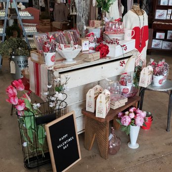 White Tulip Market - Valentine's Day Variety - Home Decor Near Me - Rockmart, Georgia White Tulip Market - Valentine's Day Variety - Home Decor Near Me - Rockmart, Georgia