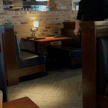 Charleston's - Dinning Room - American Near Me - Oklahoma City, Oklahoma