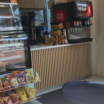 Cloud 9 Deli - Pickup spot for the food and fountain drinks - Delis Near Me - San Diego, California