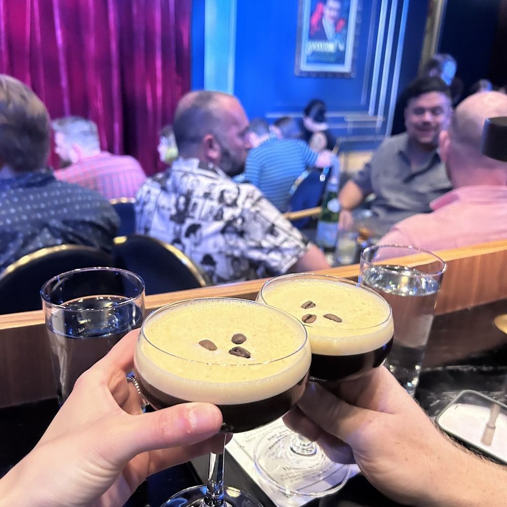 Chicago Magic Lounge - Magicians Near Me - Chicago, Illinois Chicago Magic Lounge - Magicians Near Me - Chicago, Illinois