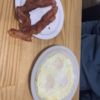 Tasty Biscuit - Bacon and Eggs - American Near Me - Bolingbrook, Illinois