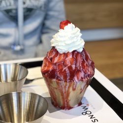 Snowy Village New Westminster - Strawberry Bingsoo
