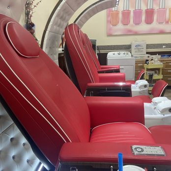 Inails - Upgraded massage chairs! - Nail Salons Near Me - Los Angeles, California