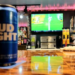 Lansing Corners Bar & Grill - Beer and sports