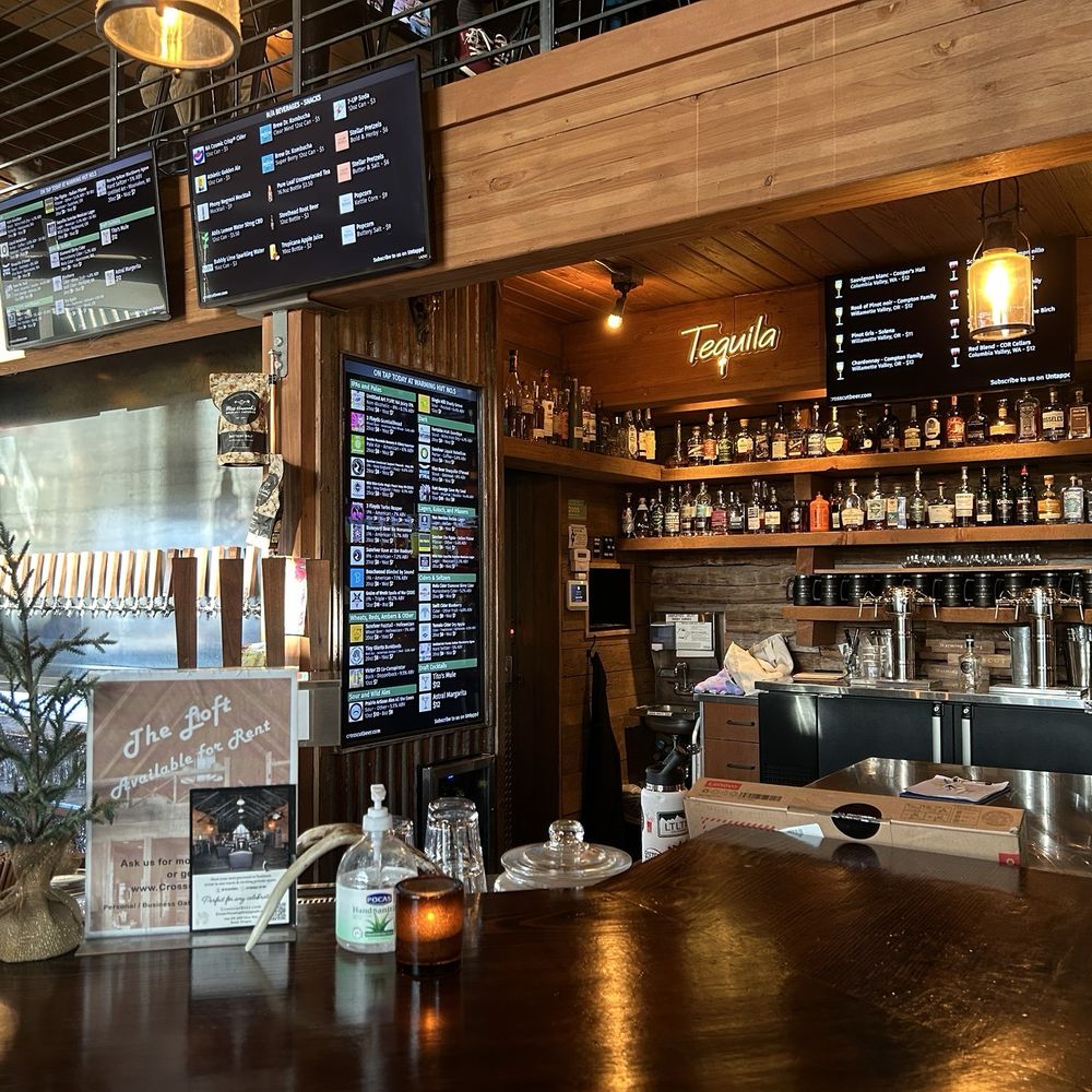 Crosscut- Warming Hut No.5 - Bars Near Me - Bend, Oregon