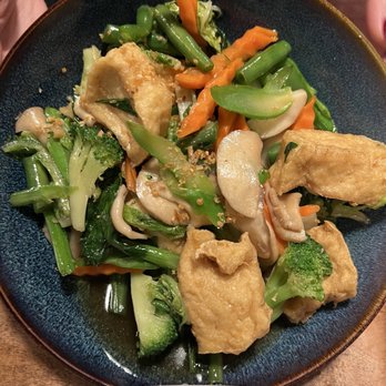 Chomp Chomp Thai kitchen - Thai Near Me - New York, New York