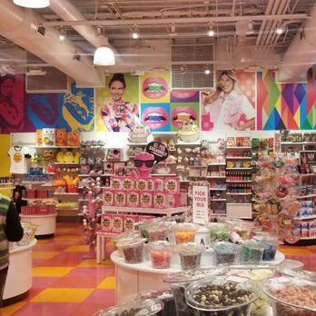 IT'SUGAR - Candy Stores Near Me - Glendale, Arizona