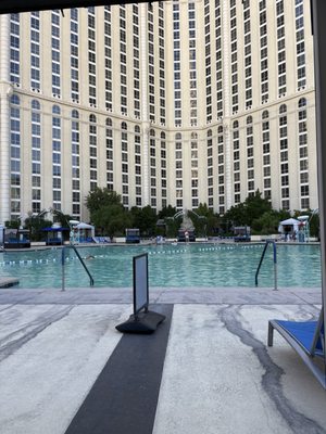 Pool a Paris by null