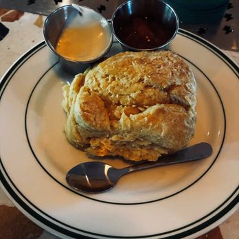 Thunderbolt - Buttermilk Biscuit was bombtastic! - Bars Near Me - Los Angeles, California