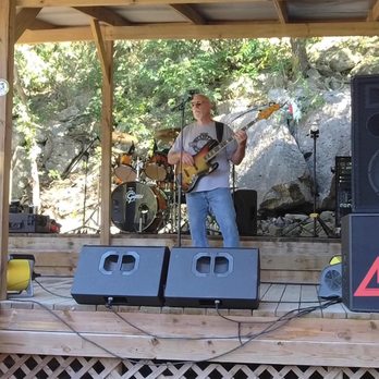 Bubba's Big Deck - Beer Bar Near Me - New Braunfels, Texas