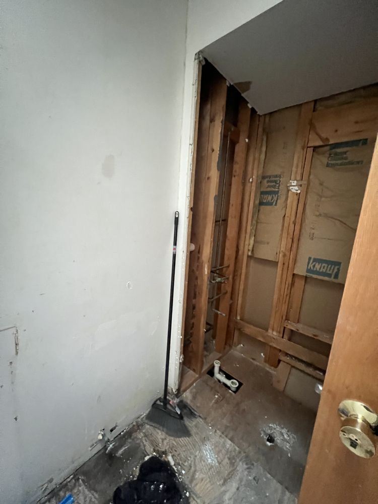 Slide of D&D plumbing and Remodeling