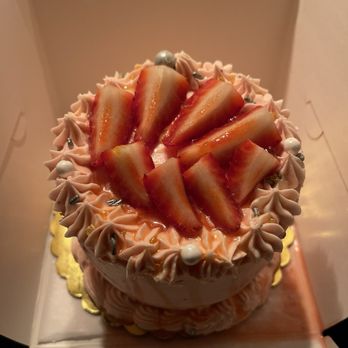 Applecore's - Strawberry prosecco cake-New Year's special - Bakeries Near Me - Columbia, Maryland Applecore's - Strawberry prosecco cake-New Year's special - Bakeries Near Me - Columbia, Maryland