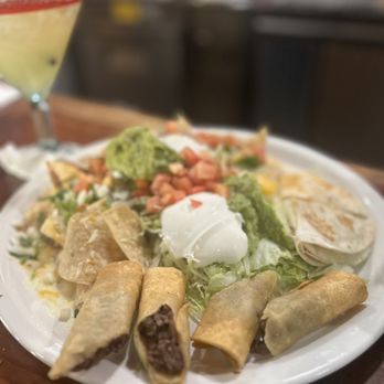 Mi Pueblo - Appetizer sampler - Mexican Near Me - Cotati, California Mi Pueblo - Appetizer sampler - Mexican Near Me - Cotati, California