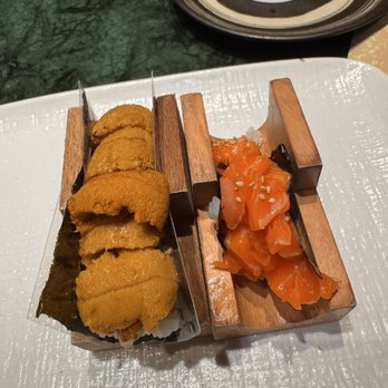 Nori Bar - Waikiki - Salmon and sea urchin - Sushi Bars Near Me - Honolulu, Hawaii Nori Bar - Waikiki - Salmon and sea urchin - Sushi Bars Near Me - Honolulu, Hawaii