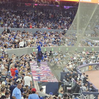 Rogers Centre - Mascot - Stadiums & Arenas Near Me - Toronto, Ontario Rogers Centre - Mascot - Stadiums & Arenas Near Me - Toronto, Ontario