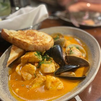 Pacific's Edge Restaurant - Seafood Near Me - Carmel, California