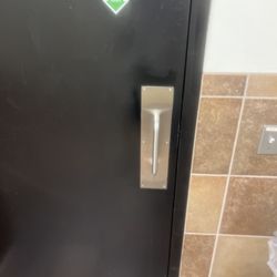 TJ Maxx - No foot step to open door