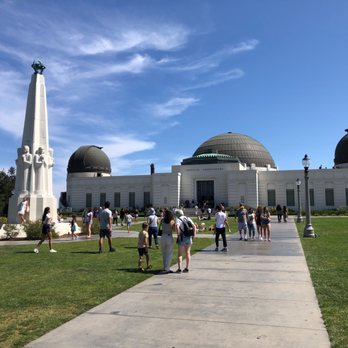 Griffith Observatory - In front of the Griffith Park Observatory - Observatories Near Me - Los Angeles, California Griffith Observatory - In front of the Griffith Park Observatory - Observatories Near Me - Los Angeles, California