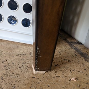 True Movers - Damage on a different table leg. - Movers Near Me - Los Angeles, California