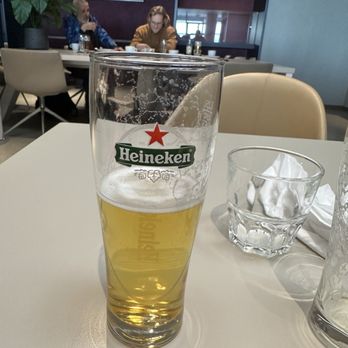 Aspire Lounge - Airport Lounges Near Me - Amsterdam, New Hampshire