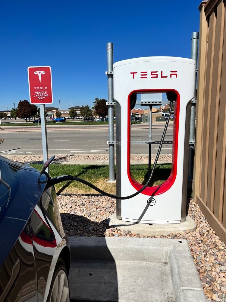 TESLA SUPERCHARGER Updated April 2024 6264 E 12300 S, Draper, Utah
