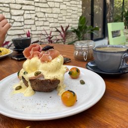 Eggs Benedict