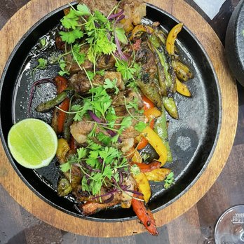 Añejo Cantina & Kitchen - Carne Asada faiitas - Cocktail Bars Near Me - San Jose, California