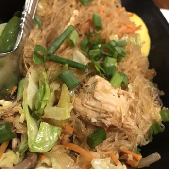 Max's Restaurant - Seattle - Pancit Bihon really good just a bit too greasy - Filipino Near Me - Tukwila, Washington
