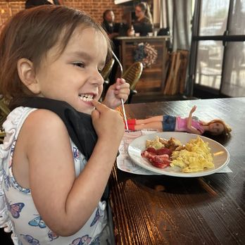 Craft Grill Breakfast Club - Eggs, Strawberries - Breakfast & Brunch Near Me - Tomball, Texas