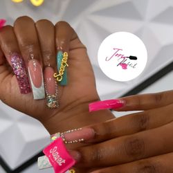 Jori Nailed It Salon