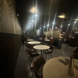 R&M Dessert Bar - Interior