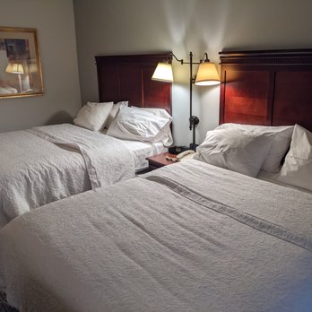 Hampton Inn & Suites Brookings - Two queen beds at the Hampton Inn & Suites Brookings - Hotels Near Me - Brookings, South Dakota Hampton Inn & Suites Brookings - Two queen beds at the Hampton Inn & Suites Brookings - Hotels Near Me - Brookings, South Dakota