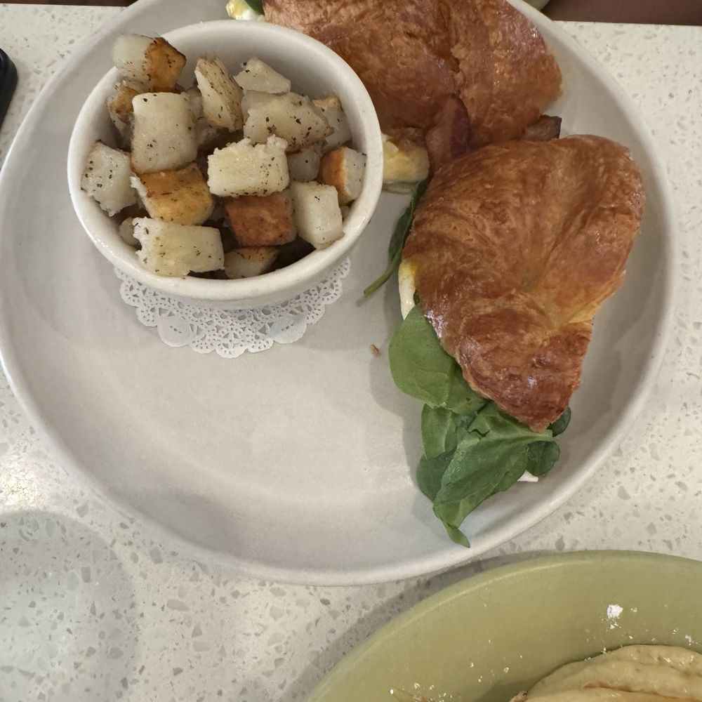 Le Buzz Caffe - Coffee & Tea Near Me - Tucson, Arizona