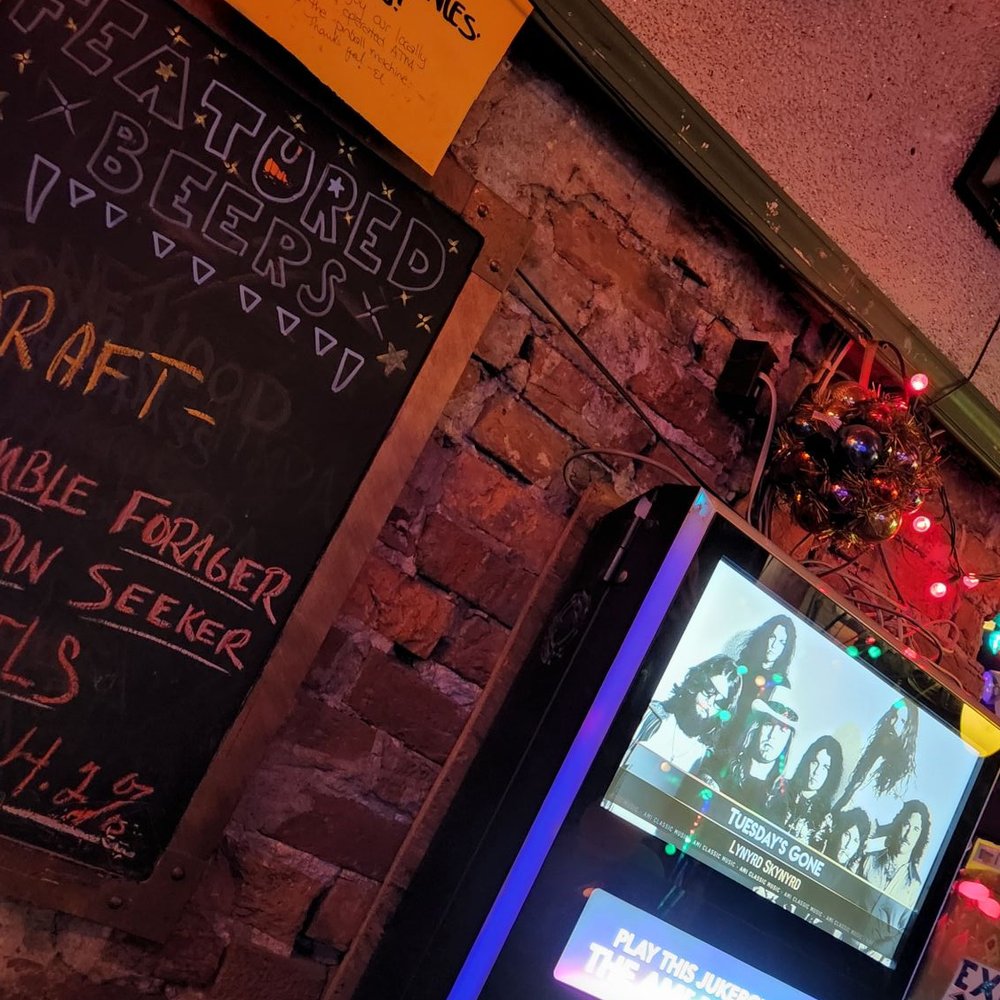 The El Bar - a video game on the wall - Dive Bars Near Me - Philadelphia, Pennsylvania The El Bar - a video game on the wall - Dive Bars Near Me - Philadelphia, Pennsylvania